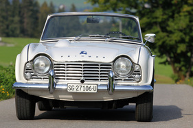 Triumph TR 4 (1962) - Gegenüber dem Vorgänger TR 3 unterschied sich die Form stark