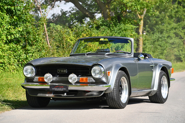 Triumph TR 6 (1974) - offered as lot 135 at the Oldtimer Galerie Toffen auction on October 16, 2021