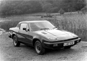 Triumph TR 7 (1977) - Klappscheinwerfer als Zugeständnis an die tiefe Schnauze