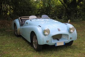 Triumph TR2 (1954) - als Lot 111 angeboten an der Artcurial Le Mans Classic Versteigerung am 9. Juli 2016