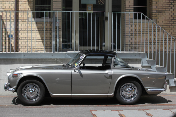 Bild: Triumph TR4 A IRS (1966) - Older Classics Juni 2021 in der Motorworld Kemptthal