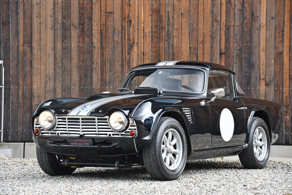 Bild: Triumph TR4 Racing (1962) - als Lot 174 angeboten an der Versteigerung der Oldtimer Galerie in Toffen am 26. März 2022