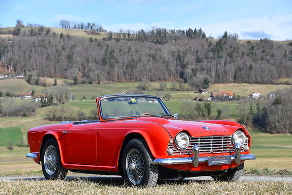 Triumph TR4 Roadster (1963) - als Lot 128 angeboten an der Versteigerung der Oldtimer Galerie in Toffen am 26. März 2022