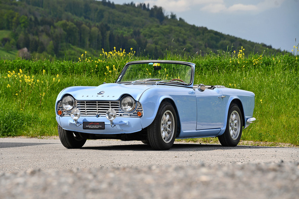 Triumph TR4 Roadster (1965) - als Lot 03 angeboten an der Swiss Classic World Versteigerung der Oldtimer Galerie Toffen in Luzern am 3. Juni 2023