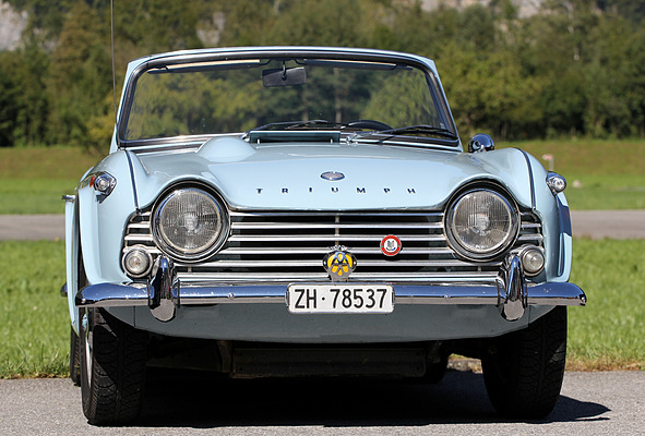 Triumph TR4 am British Car Meeting 2011 in Mollis - Michelotti-Gesicht