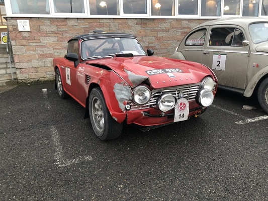 Triumph TR4 mit Schaden vorne ... - Rallye Le Jog 2017