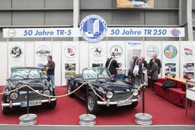 Triumph TR5 (1967) - 50 Jahre Triumph TR5 und TR250 werden auf dem Clubstand gefeiert (Techno Classica 2017)