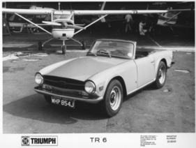 Triumph TR6 (1972) - immer wieder beliebt, die Aufnahmen auf dem Flugplatz