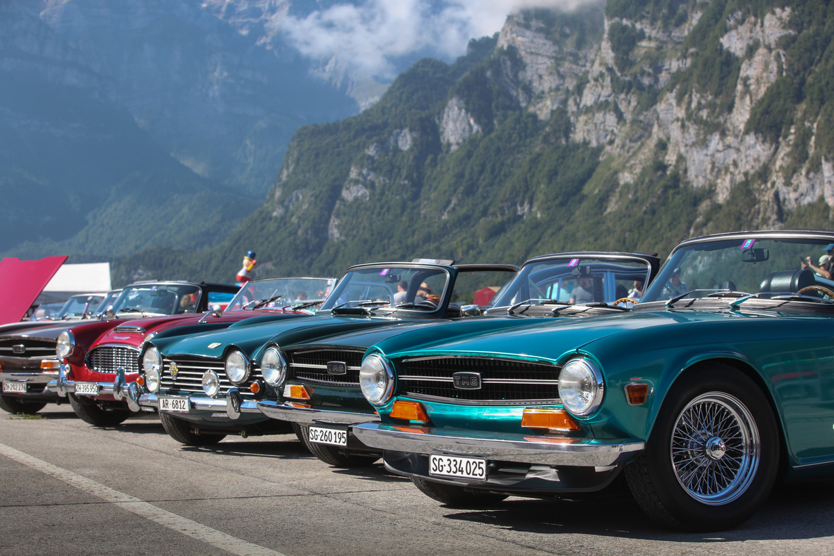 Triumph TR6 (1972) - with conspecifics - BCM 2022