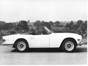 Triumph TR6 (1973) - klassische, aber modernisierte Roadster-Form