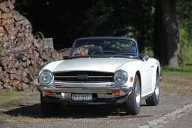 Triumph TR6 (1974) - moderne Frontgestaltung