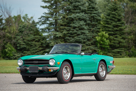 Triumph TR6 (1975) - Angeboten als Lot Nr. 4072 bei der 2021er Auburn-Fall-Auktion von RM Sotheby's