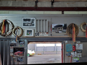 Trophäen am Ausgang – Brixner Karosserien