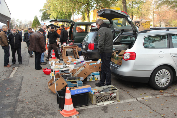 Bild "Trunk Sale" - verkaufen direkt aus dem Kofferraum - OTM Winterthur 2015