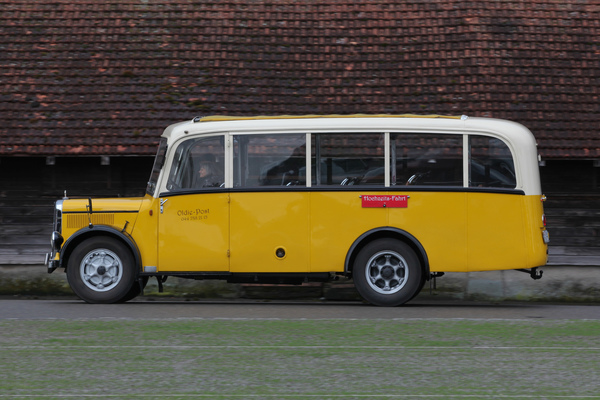 Bild: Tütato - die Post ist da, oder das Postauto - Oldtimer Sunday Morning Zug Treffen am 5. Mai 2019