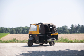 Tuk Tuk Octopussy (1982) - angeboten als Lot 111 an der RM/Sotheby's Versteigerung in London am 5. September 2018 Tuk Tuk Octopussy (1982) - angeboten als Lot 111 an der RM/Sotheby's Versteigerung in London am 5. September 2018