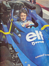 Bild: Tyrell P34 Formel 1 – Optimistischer Depailler im Cockpit während der Saison 1976