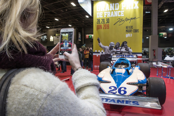 Überhaupt kamen so viele Rennwagen nach Paris, …