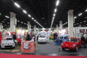 Umfangreich bestückter Stand des Abarth-Clubs - Retro Classics Cologne Köln 2017