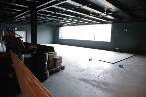 Umgebaute Strassenverkehshalle des Verkehrshauses Luzern - der eingezogene Zwischenboden - 1 Monat vor Eröffnung