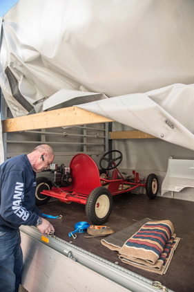 Umzug der Monteverdi-Sammlung von Binningen nach Luzern - alles muss sorgfältig befestigt werden