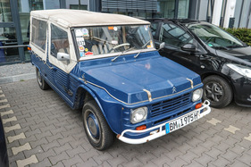 Und der Citroën Méhari mit Kunststoffkarosserie durfte bei der Eröffnung auch nicht fehlen