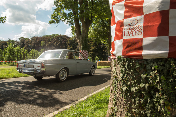 Und schon geht es ab zu den Classic Days am Schloss Dyck bei Mönchengladbach.