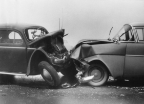 Unfall in Buchs zwischen einem VW Käfer und einem Opel Rekord im Jahr 1961 (1961)