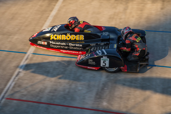 Ungewöhnte Fahrbahnoberfläche für das Gespann - Indianapolis Oerlikon 2015