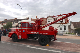 Unic ZU 100 (1956) – als Abschleppwagen – Embouteillage de Lapalisse 2024