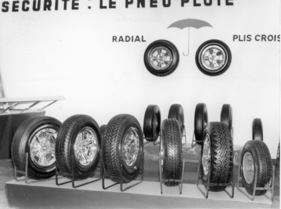 Uniroyal Reifen - neuer Stahlgürtelreifen aus europäischer Produktion, genannt Typ Rallye 180 - Genfer Autosalon 1970
