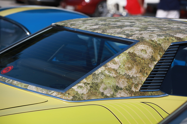 Unorthodoxe Dachbeklebung bei einem Toyota Celica - Dolder Classics September 2020