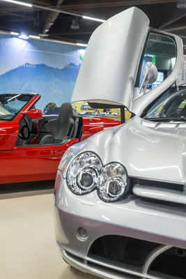 Unorthodoxe Tür-Konstruktionen - Retro Classics Bavaria 2022 Unorthodoxe Tür-Konstruktionen - Retro Classics Bavaria 2022