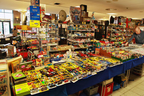 Unter den zahlreichen Modellauto-Verkaufsständen... (Bremen Classic Motorshow 2018)