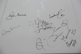 Unterschriften auf dem Lotus Esprit S1 aus Österreich - British Car Meeting in Mollis am 28. August 2016