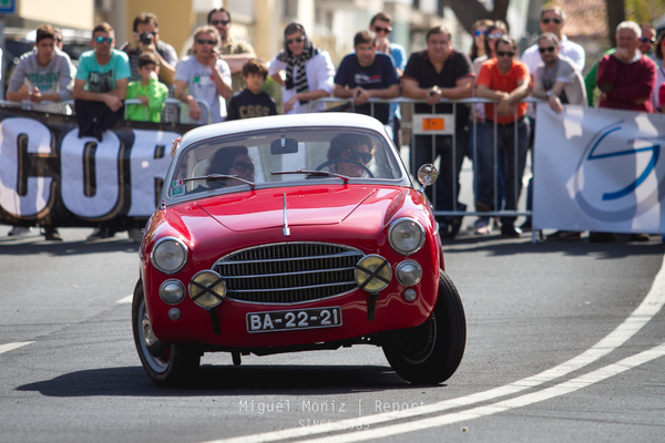 Untersteuerndes Coupé in Damenhänden beim Rampa dos Barreiros - Madeira’s Classic Motor Exhibition Funchal 2016