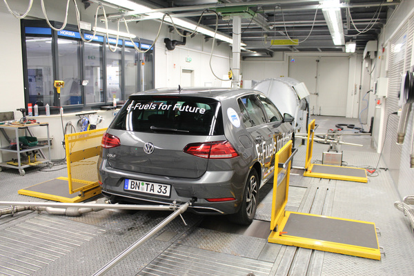 Untersuchung zu e-Fuels - Welche Zahlen bringt der Golf VII auf dem Prüfstand?