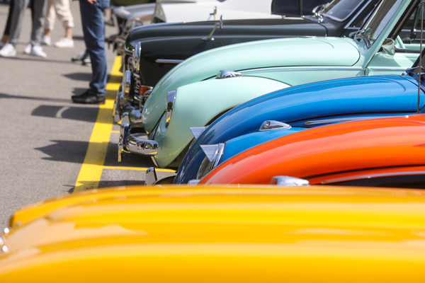 Unverzichtbar für einen Publikumsliebling: bunte Farben und runde Formen – Older Classics Mai 2024