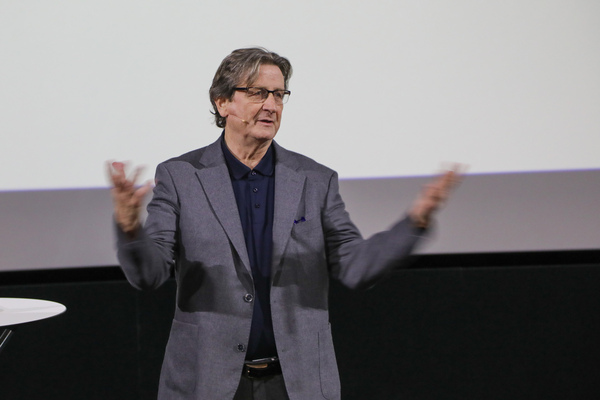 Urs P. Ramseier erklärt den Ablauf des Auswahlprozedere - Swiss Classic Award 2022