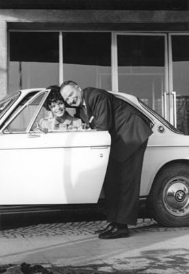 Uschi Glas mit Paul Hahnemann von BMW