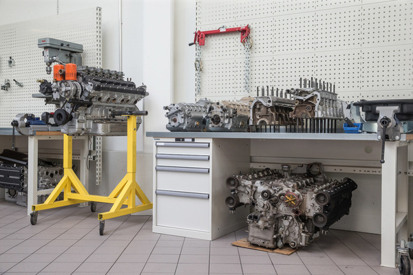 V12-Motoren in Revision - SHRT GV 2020 / Niki Hasler AG