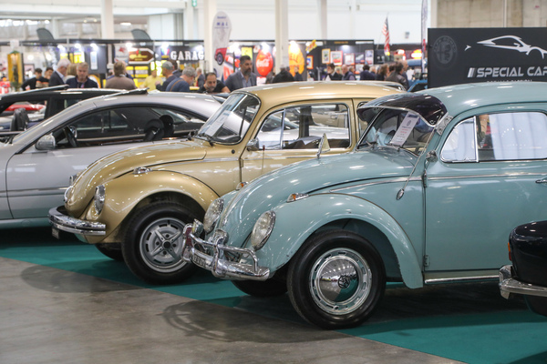 Image: VW 1200 (1960) - next to a 1303 - Auto e Moto d'Epoca Bologna 2023