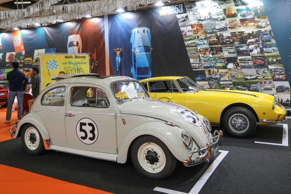 VW 1200 (1961) - als "Herbie" neben Apollo GT von 1967 als "Thorndyke Special" - Auto e Moto d'Epoca Bologna 2023