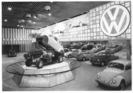 VW 1200 (1963) - der Käfer im Mittelpunkt - Volkswagen-Halle der IAA 1963