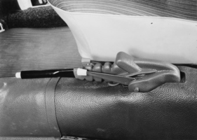 VW 1200 (1965) – statt des alten Sperrhahns mit Drehrad wird die Heizung nun über einen Hebel reguliert VW 1200 (1965) – statt des alten Sperrhahns mit Drehrad wird die Heizung nun über einen Hebel reguliert