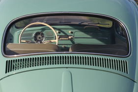 VW 1200 De Luxe (1961) - Blick auf das minimalistische Armaturenbrett - ein Tacho musste genügen