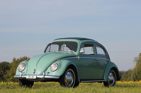 VW 1200 De Luxe (1961) - Mit Chrom-Radzierringen verschönert VW 1200 De Luxe (1961) - Mit Chrom-Radzierringen verschönert