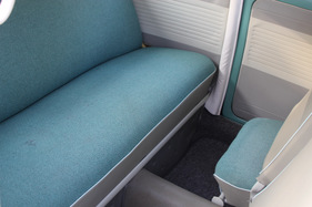 VW 1200 De Luxe (1961) - Rückbank für zwei, im Notfall drei Personen