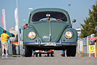 VW 1200 Käfer - natürlich mit Bretzelfenster - am 2. TCS Youngtimer und Classictreffen in Pratteln im Jahr 2016