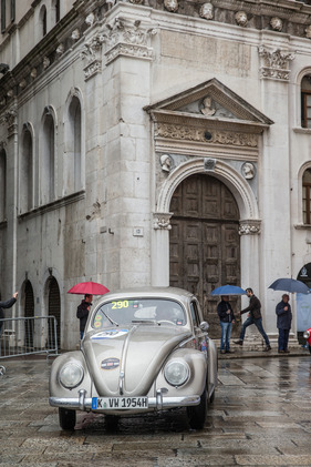 VW 1200 "Maggiolino" (1954) - an der Mille Miglia 2016
